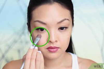 How to Apply Base Makeup
