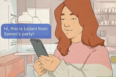 How to Start a Text Conversation with a Stranger (10+ Texts to Reach Out)