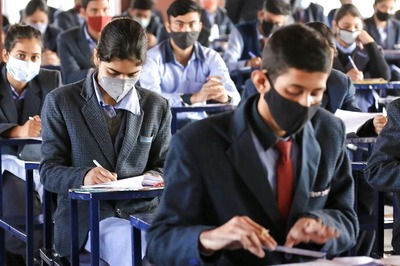 Gujarat HC Raps State Govt. Over Insistence of 100% Offline Attendance Amidst Pandemic Risk
