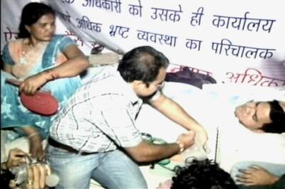 UP: Protesting officer evicted, taken to hospital