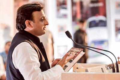 Akhilesh Yadav And Navjot Singh Sidhu Most Talked About Candidates on Facebook