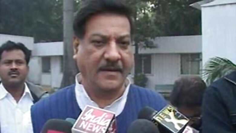 Chavan credits Pawar for Congress-NCP's 'cohesive' poll campaign