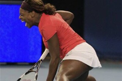 Serena beats Li to make fifth Melbourne final