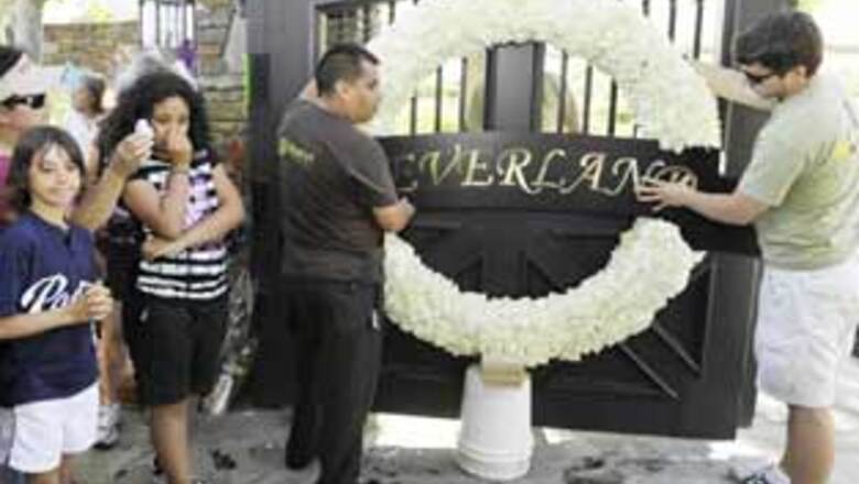 In pics: Fans gather to bid adieu to Michael