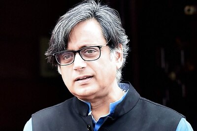 Now Black Flag Protest by BJP Against Shashi Tharoor for ‘Hindu Pakistan’ Remark