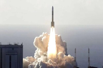 China's New Space Carrier Rocket Successfully Launches Five Satellites on Its Maiden Flight