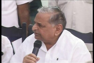 Mulayam Singh Yadav asks people to defeat communal forces in LS polls