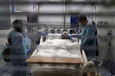 Delhi Govt Asks Covid Hospitals to Ensure 'Zero Delay' in Transfer of Patients from Triage to ICU