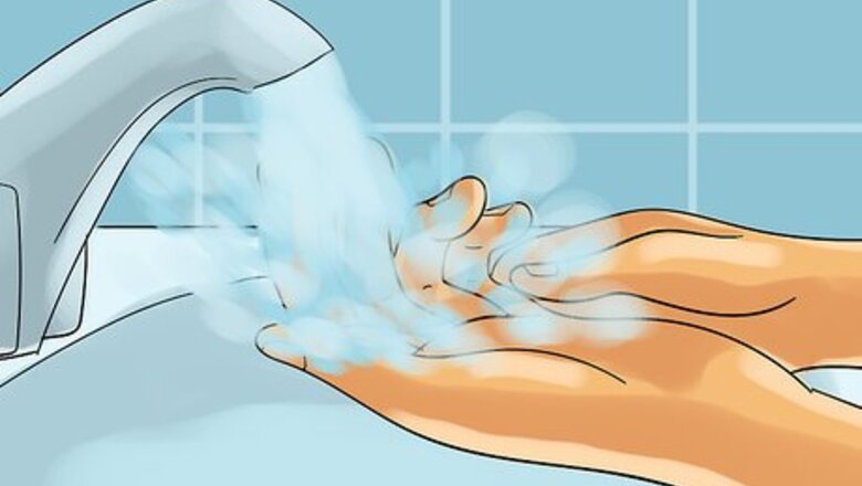 How to Put in Colour Contacts