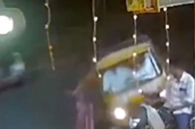 Watch: In Swift Act of Bravery, Girl Lifts Autorickshaw To Rescue Mother Trapped Beneath