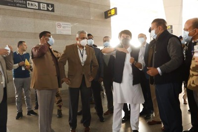 'Like Sarojini Market': Delhi's T3 Continues to See Long Waiting Hours, Aviation Minister at Airport