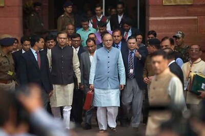 FM sticks to fiscal roadmap, Fiscal Year 2016-17 deficit at 3.5%