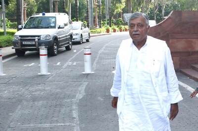 High-flyer in Politics: In Capt Satish's Demise, Sonia Lost Precious Link with Life & Times of Rajiv, Indira