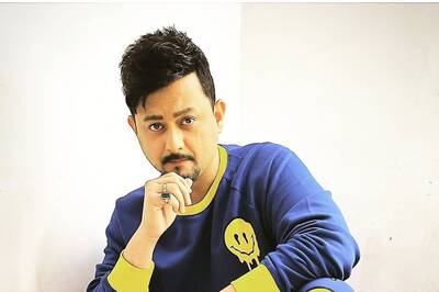 Marathi Actor Swapnil Joshi's Viral Phone Call Reel Will Crack You Up
