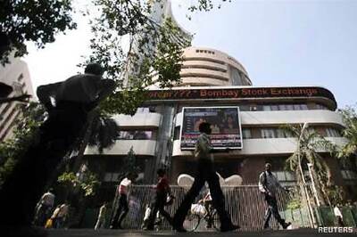 Sensex ends 133 pts up; banks lead, Infy down