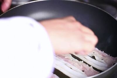 How to Make Hillbilly Gravy for Biscuits