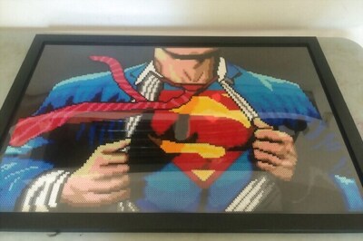 Police hunts for 'Superman' to award him for saving man from burning house