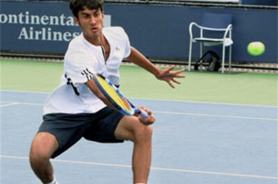 Yuki enters US Open boys' singles quarter-finals