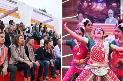 Diplomats of Over 70 Countries Visit Varanasi on Gurparab