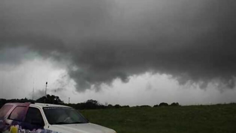 US: Tornadoes hit Oklahoma City, 2 deaths reported