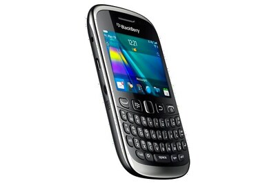 RIM launches BlackBerry Curve 9320 at Rs 15,990