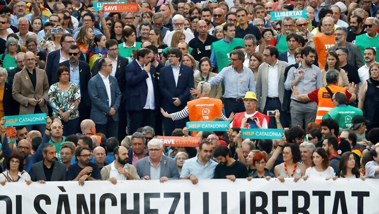 'Time to Declare Independence': 450,000 Protest in Barcelona