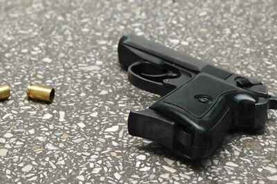 Toddler wounds father, pregnant mother with one shot from handgun