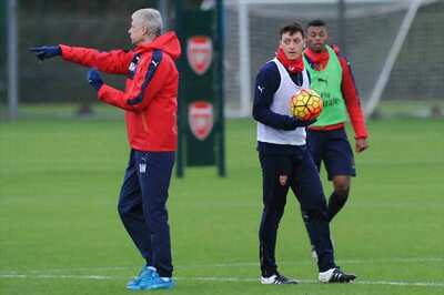 EPL: Wenger confident that Sanchez, Ozil will renew their contracts