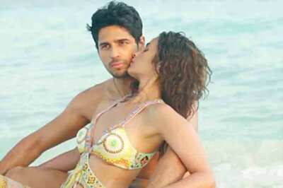 Alia Bhatt, Sidharth Malhotra's sizzling chemistry turns the heat up in a recent photoshoot