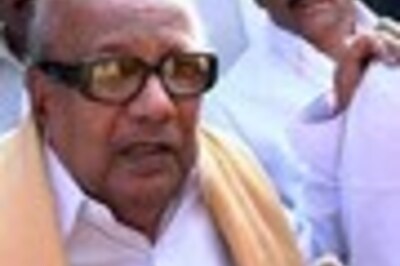 Karuna meets Sonia, but silent on A Raja