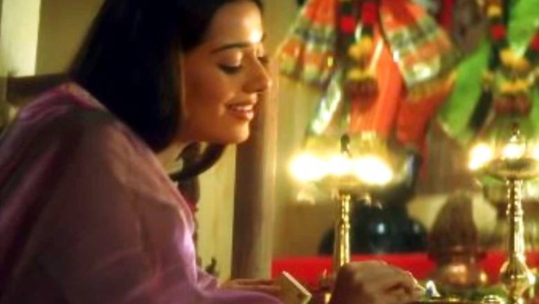 Male Actors Can Have a Kid or Two Kids and Still Romance Younger Leading Ladies: Amrita Rao