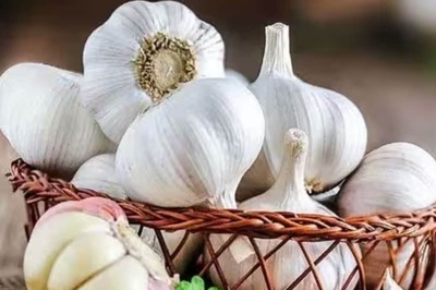 What Happens When You Keep A Clove Of Garlic Under The Pillow