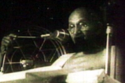 Govt to ensure Mahatma's belongings are not auctioned