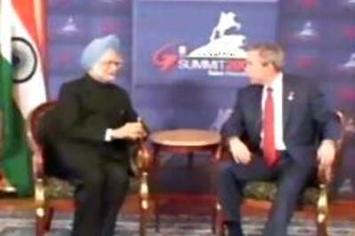 Bush invites Manmohan Singh to White House