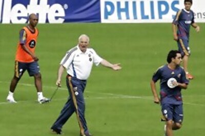 Spain lose again, but Aragones calm