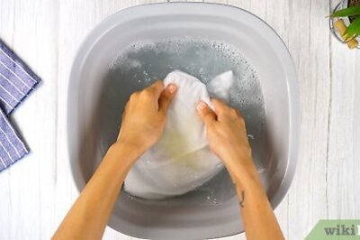 How to Clean Sweat Stains from White T‐Shirts