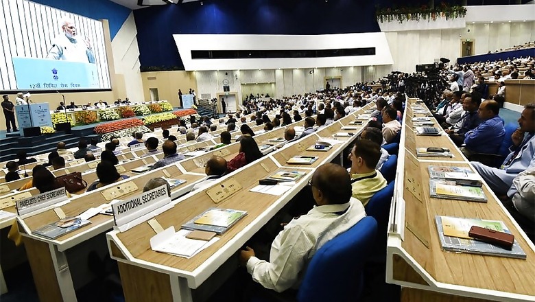 Concerned Over Administrative Delays, PM Asks Babus to Make the Best of Technology