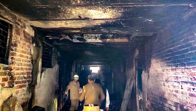 Police Briefs East Delhi DM about Case Facts in Anaj Mandi Fire