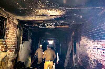 Police Briefs East Delhi DM about Case Facts in Anaj Mandi Fire