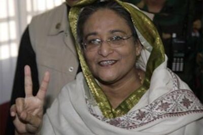 Bangladesh: Hasina holds talks with mutinous troopers