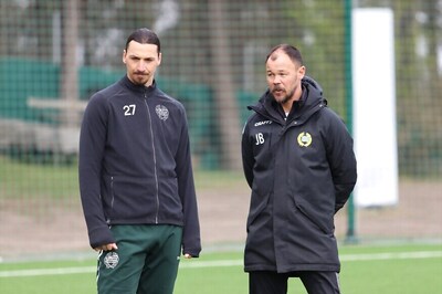 Zlatan Ibrahimovic Shrugs Off Coughing Fit, Trains with Swedish Side Hammarby