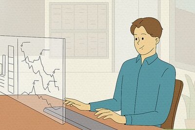 How to Suck Up Without Looking Like You're Sucking Up