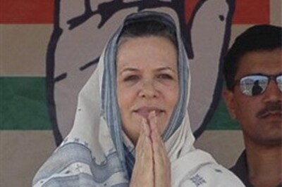 Sonia backs PM on Indo-Pak joint statement