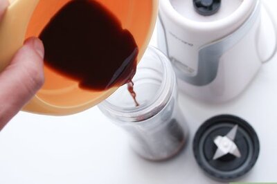 How to Make Mocha Smoothies