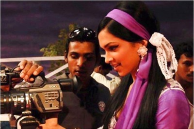 Deepika Padukone Completes 13 Years in Film Industry, Shares Throwback Pics from 'Om Shanti Om' Set