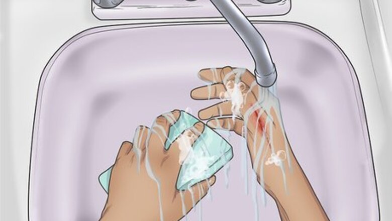 How to Apply Neosporin