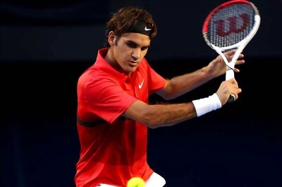 Federer crushes Tomic to enter Aus Open quarters
