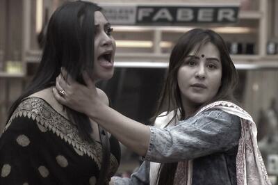 Bigg Boss 11, Day 38: Arshi Breaks Down As Hina, Priyank Call Her a 'Characterless Woman' During Courtroom Session
