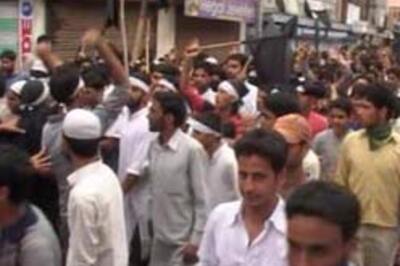 Kashmir braces for Hurriyat march to UN office | Watch