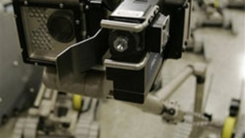 Army to use bomb-sniffing robots